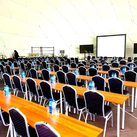 4 Zywioly Falenty Centrum Konferencyjne 3* راشين
