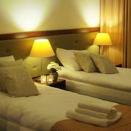 4 Zywioly Falenty Centrum Konferencyjne Frühstückspension Raszyn