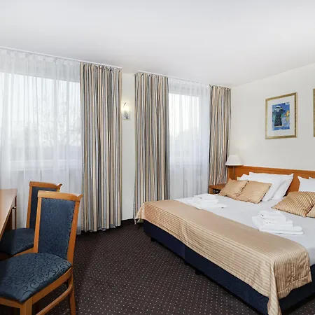 Frühstückspension 4 Zywioly Falenty Centrum Konferencyjne