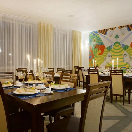 Frühstückspension 4 Zywioly Falenty Centrum Konferencyjne 3*