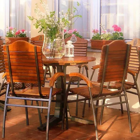 Frühstückspension 4 Zywioly Falenty Centrum Konferencyjne Raszyn