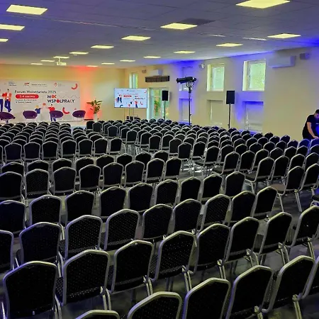 4 Zywioly Falenty Centrum Konferencyjne 3* 拉辛