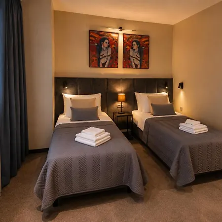 Bed and Breakfast 4 Zywioly Falenty Centrum Konferencyjne