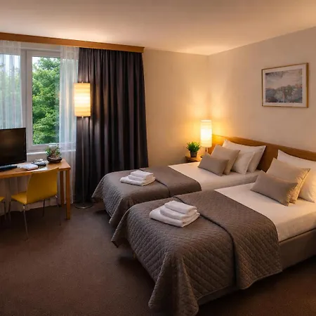 4 Zywioly Falenty Centrum Konferencyjne Bed and breakfast 3*