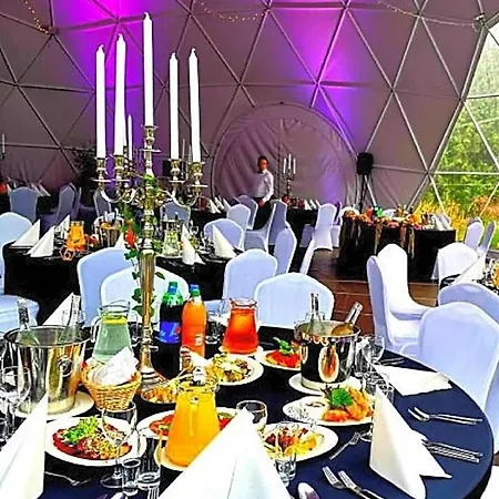 4 Zywioly Falenty Centrum Konferencyjne Frühstückspension Raszyn