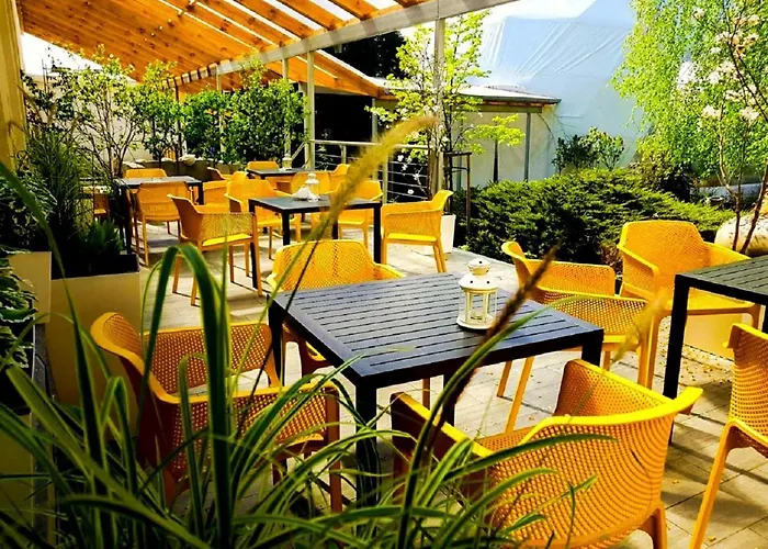 Bed & Breakfast 4 Zywioly Falenty Centrum Konferencyjne